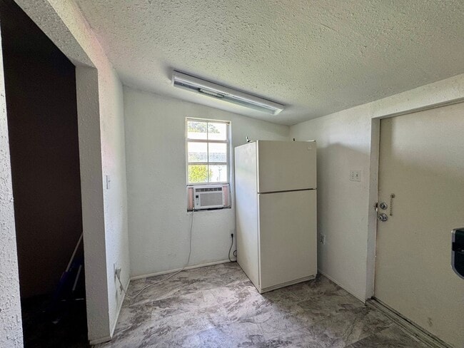 Building Photo - Adorable 2-Bedroom Home for Rent in Plant ...