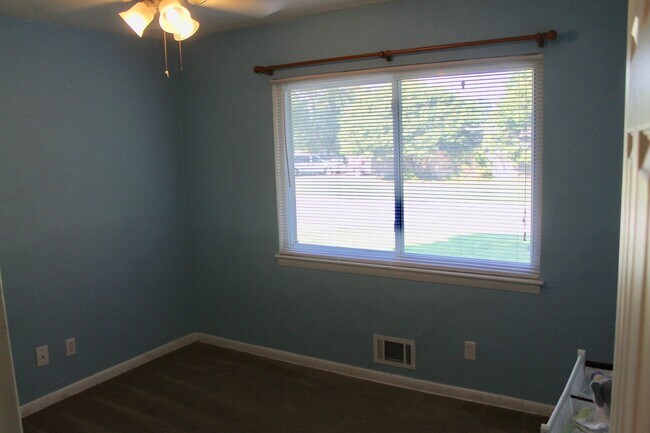 Building Photo - 4705 Nuttfield Ln