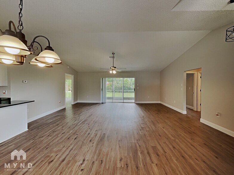 Building Photo - 2069 Banbury Ln