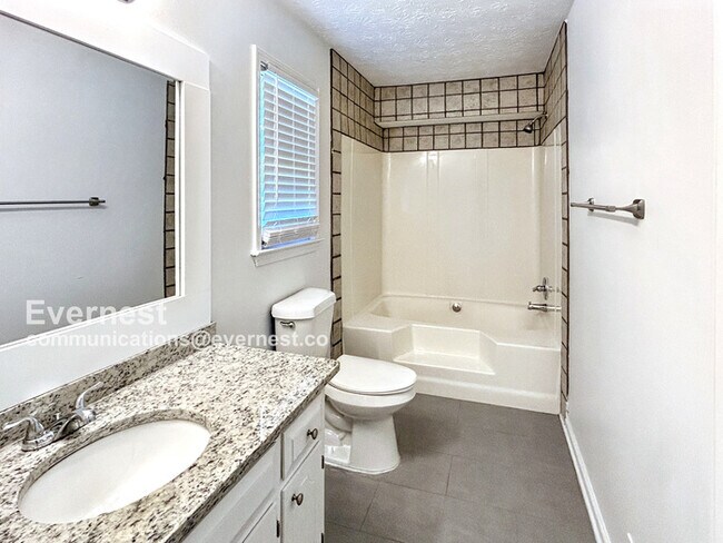 Building Photo - 704 Wilkes Dr