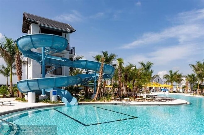 Building Photo - 14989 RedCove Pl