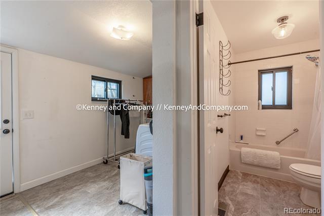 Building Photo - 2529 Bott Ave