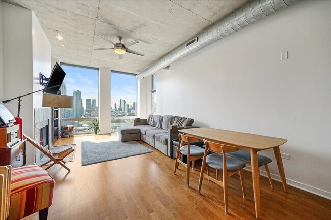 Building Photo - 700 N Larrabee St