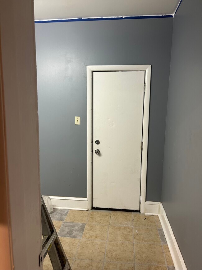 Building Photo - 1102 Morton Ave