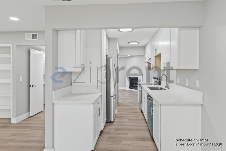 Building Photo - Unit