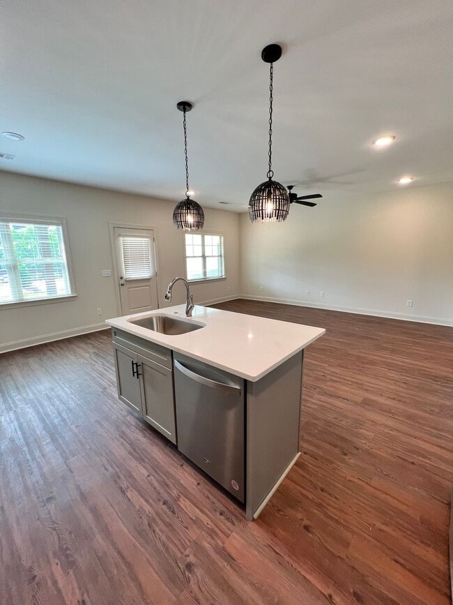 Building Photo - East Longleaf Townhome