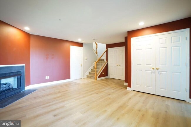 Building Photo - 10794 Folkestone Way