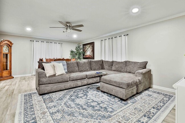 Building Photo - Renovated Peachtree City Ranch Close to Everything