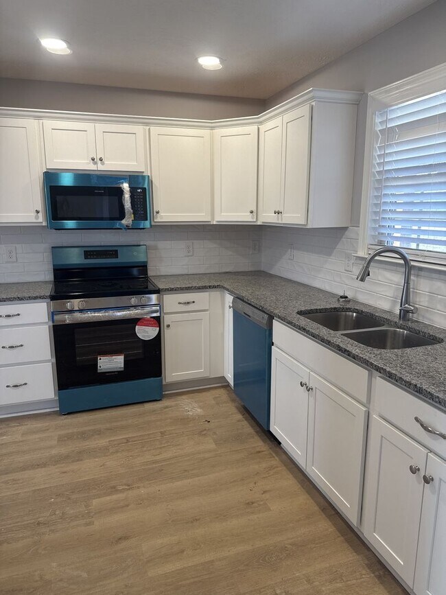 Building Photo - Beautiful home in Christiana