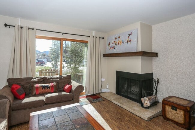 Building Photo - Walk to Main St and Gondola! Furnished! In unit sauna and amenities! Flexible lease terms!