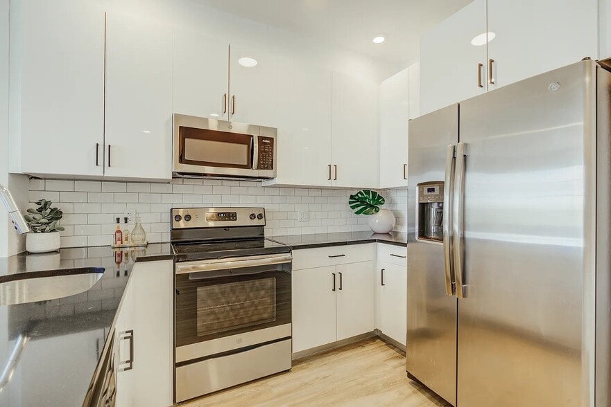 Building Photo - 520 Cliff St