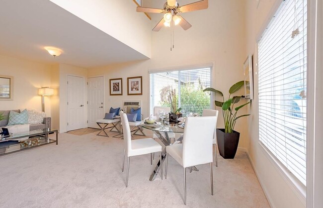 Building Photo - Utilities Paid! Modern Loft-Style Condo wi...
