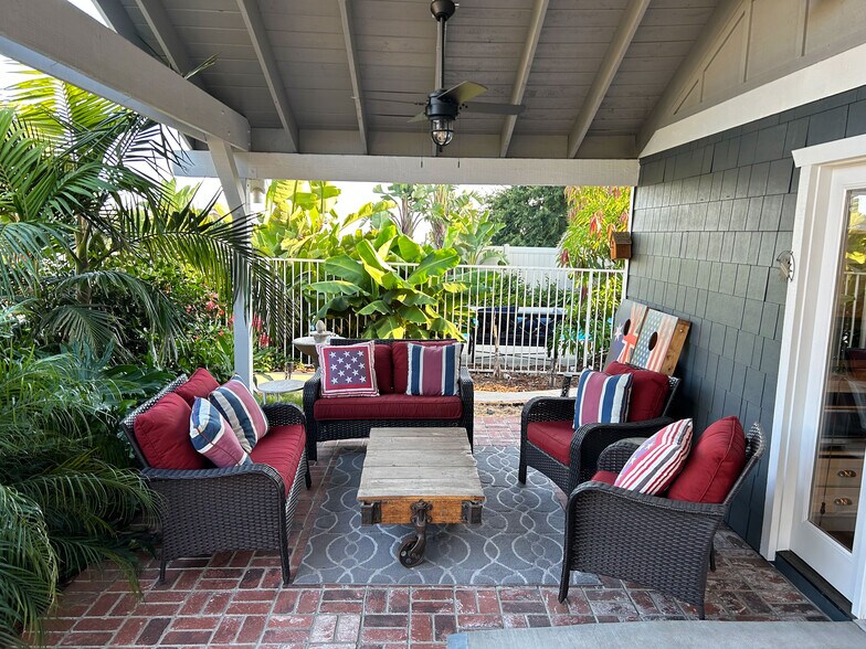 Relax under the outdoor veranda with family and friends - 5506 Malachite Ave
