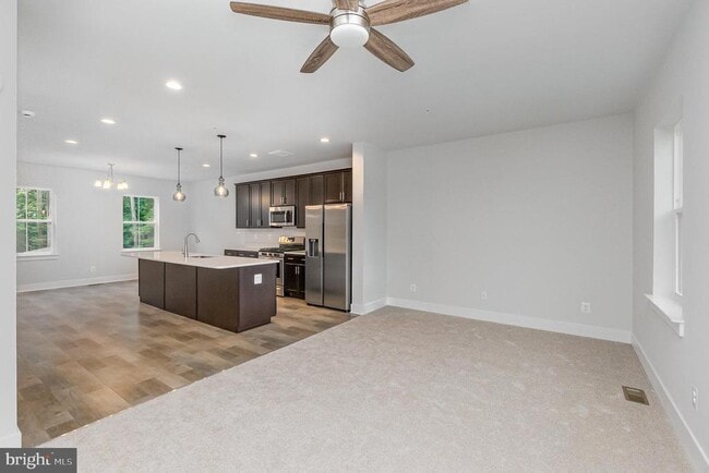 Building Photo - 606 Snapdragon Ct