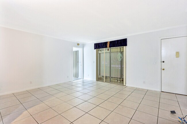 Building Photo - 6544 Chasewood Dr
