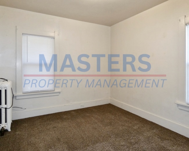 Building Photo - 4113 N Lockwood Ave