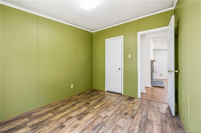 Building Photo - 105 Valley Forge Way N