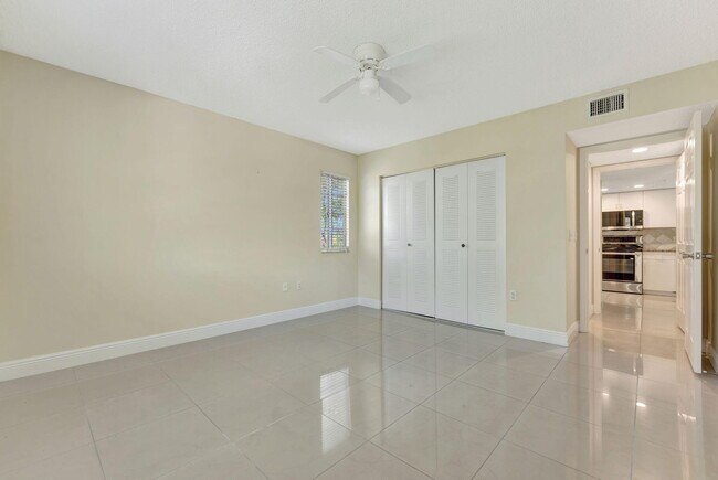 Building Photo - 5055 Wiles Rd