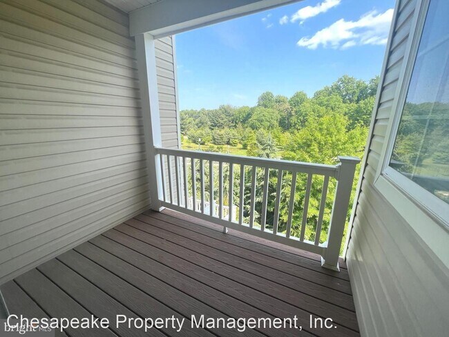 Building Photo - 3 br, 3.5 bath House - 1009 Red Clover Road