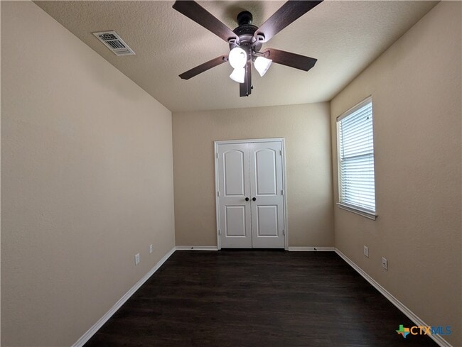 Building Photo - 1032 Brown Rock Dr