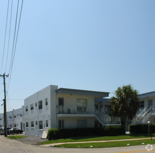 Building Photo - Crescent Arms Apartments