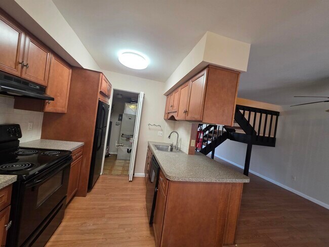 Building Photo - 2529 Cottonwood Ct