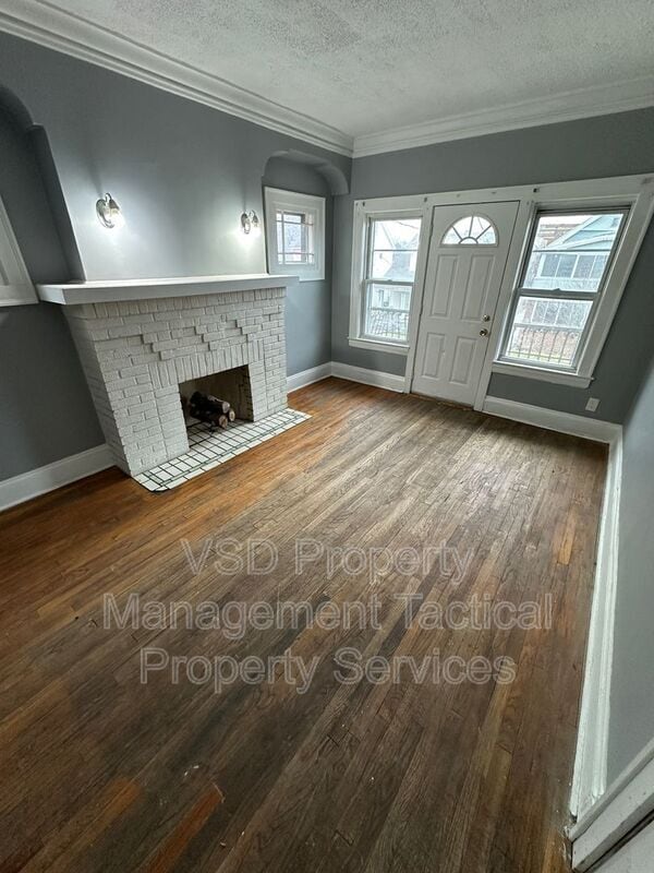 Building Photo - 3289 E 143rd St