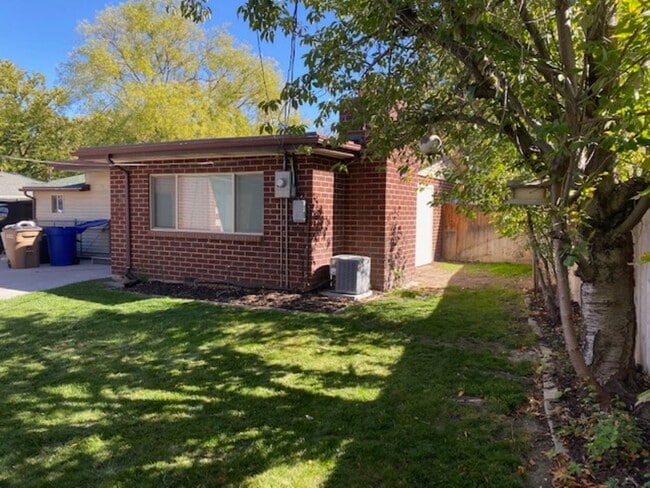 Building Photo - 1163 Buccaneer Dr