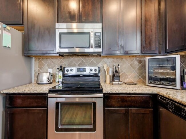 Building Photo - 1013 Oatmeal Drive