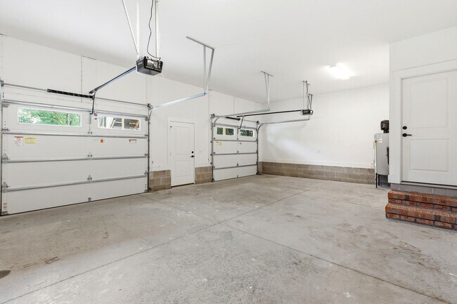 Building Photo - Custom Home in Seagate | 4 Bedrooms • 3 Bathrooms • Minutes to Wrightsville Beach