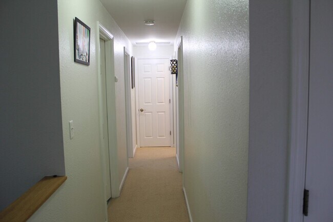 Building Photo - 12939 NE 195th Pl