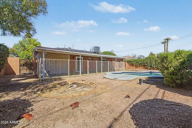 Building Photo - 5539 N 19th St
