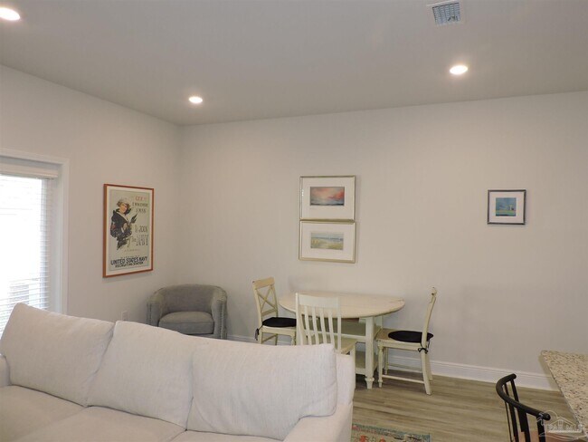 Building Photo - 7170 Village Ln