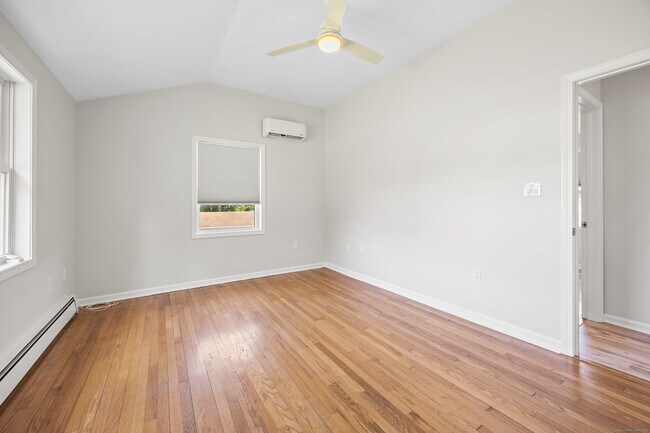 Building Photo - 159 E Johnson Ave