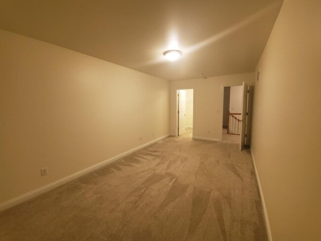 Building Photo - 915 S 20th St