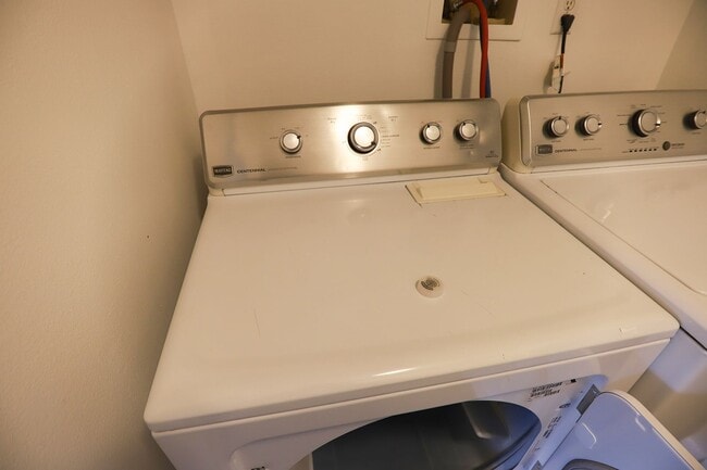 Building Photo - 257 Canby St