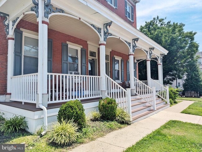 Building Photo - 117 N Main St