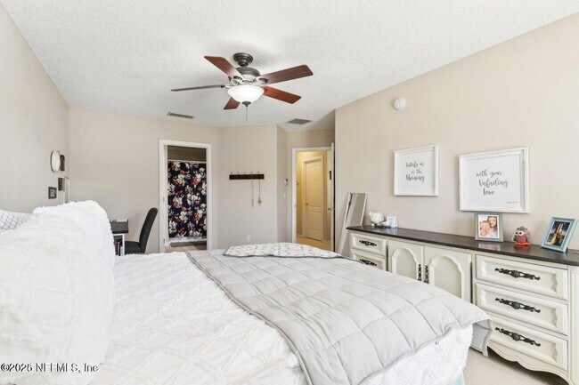 Building Photo - 604 Briar Way Ln