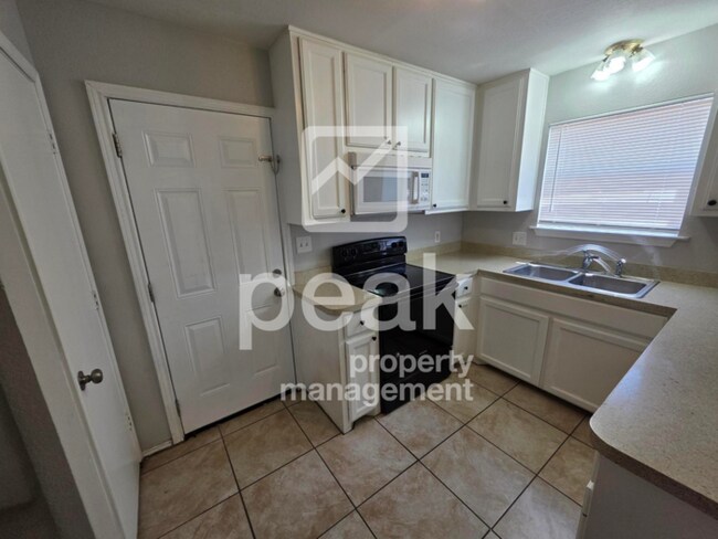 Building Photo - $1,250 2 Bed, 1 Bath for Rent in Weatherford!