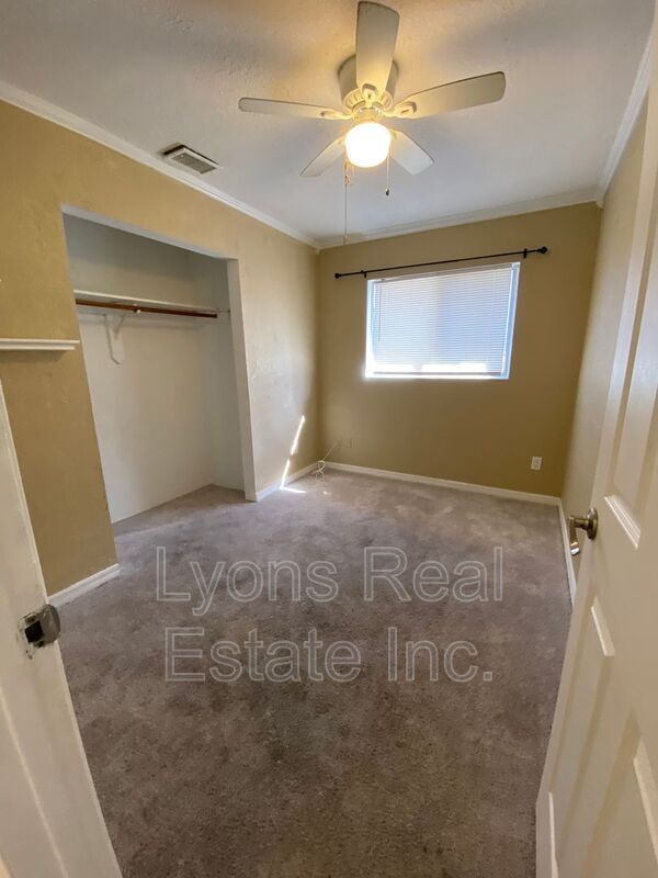 Building Photo - 537 Sacramento St