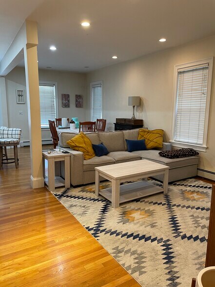 Building Photo - 180 L St