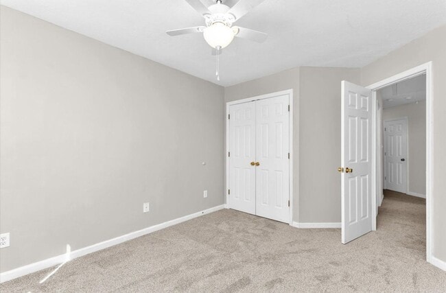 Building Photo - 4Bed 2.5Bath