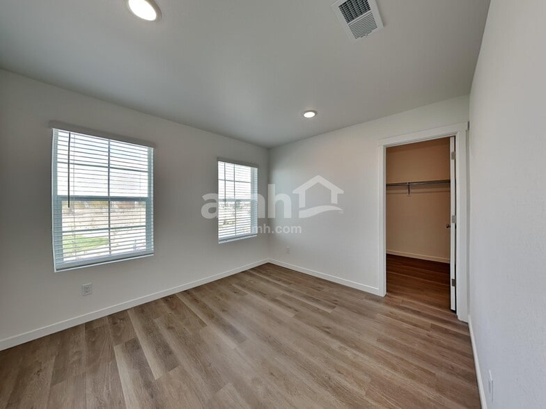 Building Photo - 23642 E 3rd Pl