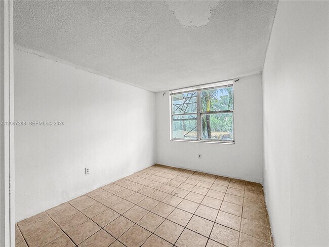 Building Photo - 1800 Sans Souci Blvd