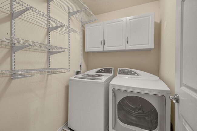 Building Photo - 3bd/2.5ba Snoqualmie Townhome