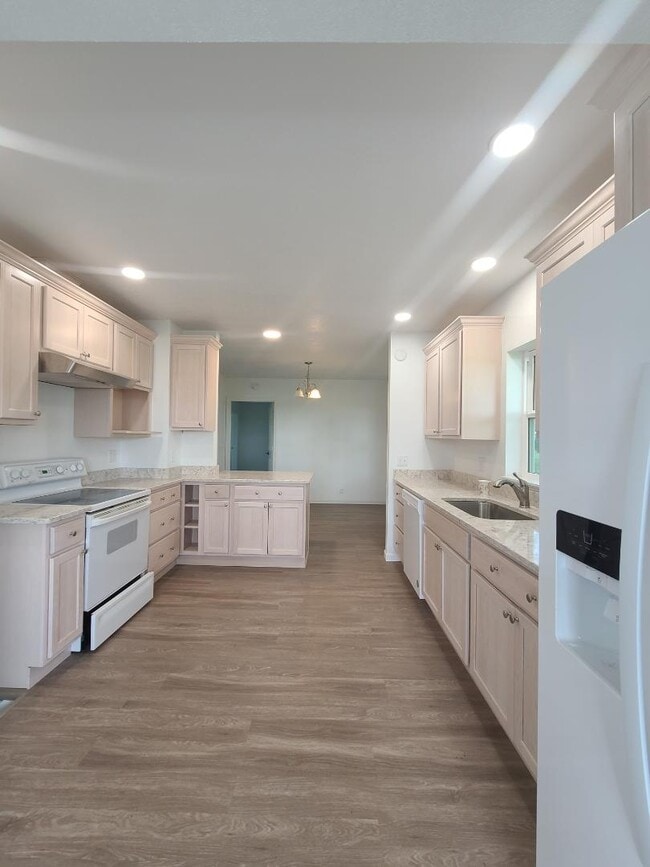 Building Photo - 613 Grundy Rd