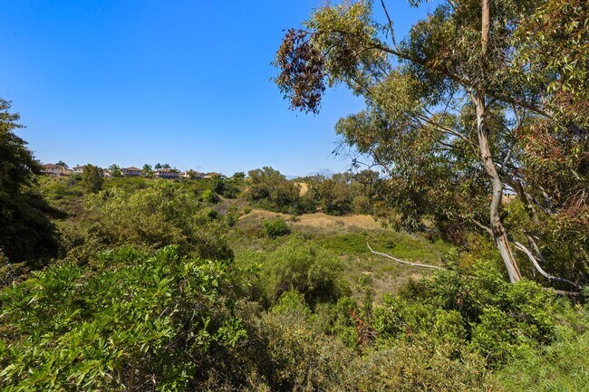 Building Photo - BRAND NEWLY RENOVATED 3BD/2BA Condo in the...