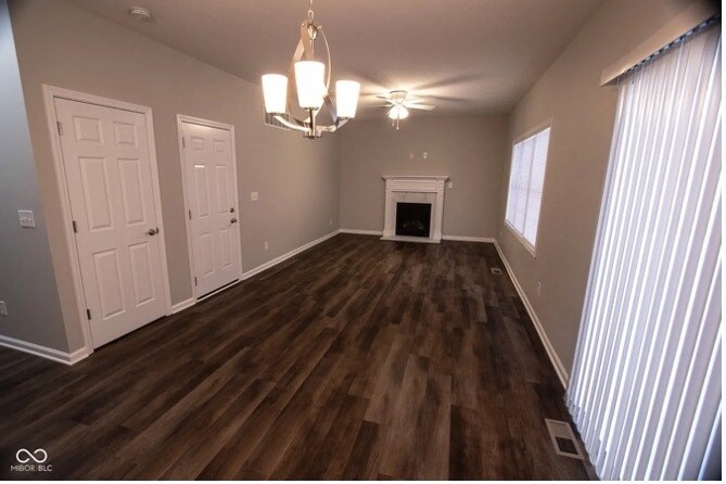 Building Photo - 10813 Putnam Pl