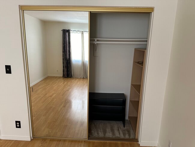 Building Photo - 4381 Ventura Canyon Ave