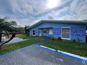 Building Photo - 818 SW 13th St
